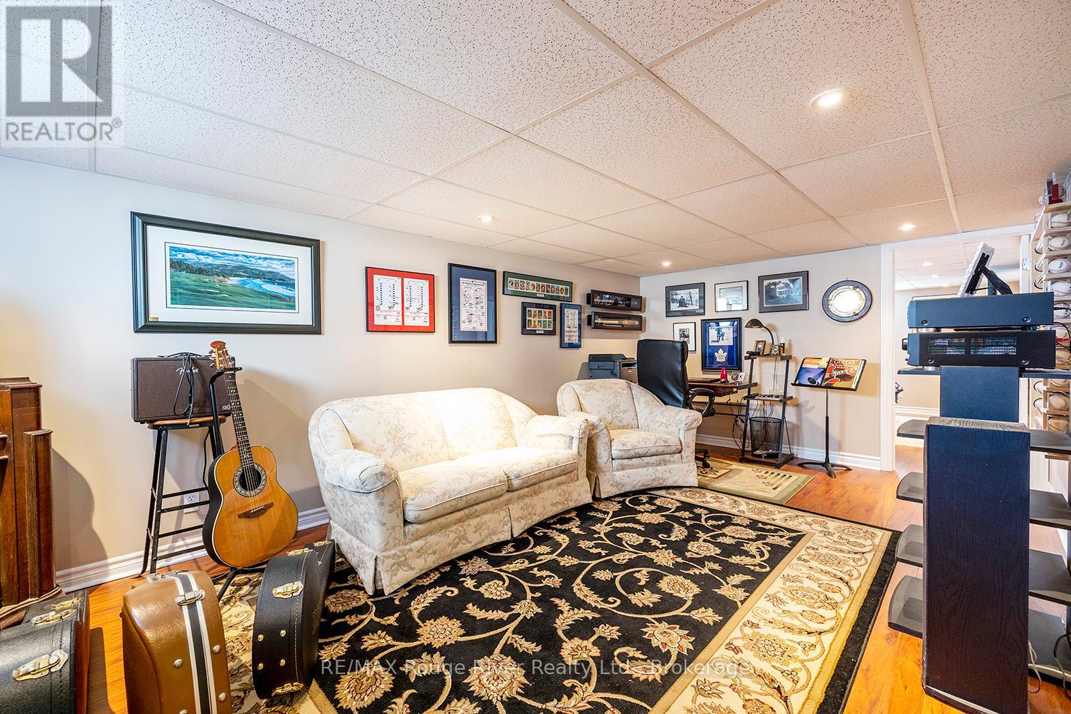 9 GRANARD BOULEVARD - 22