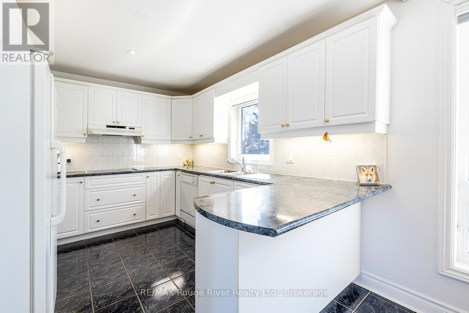 9 GRANARD BOULEVARD - 27