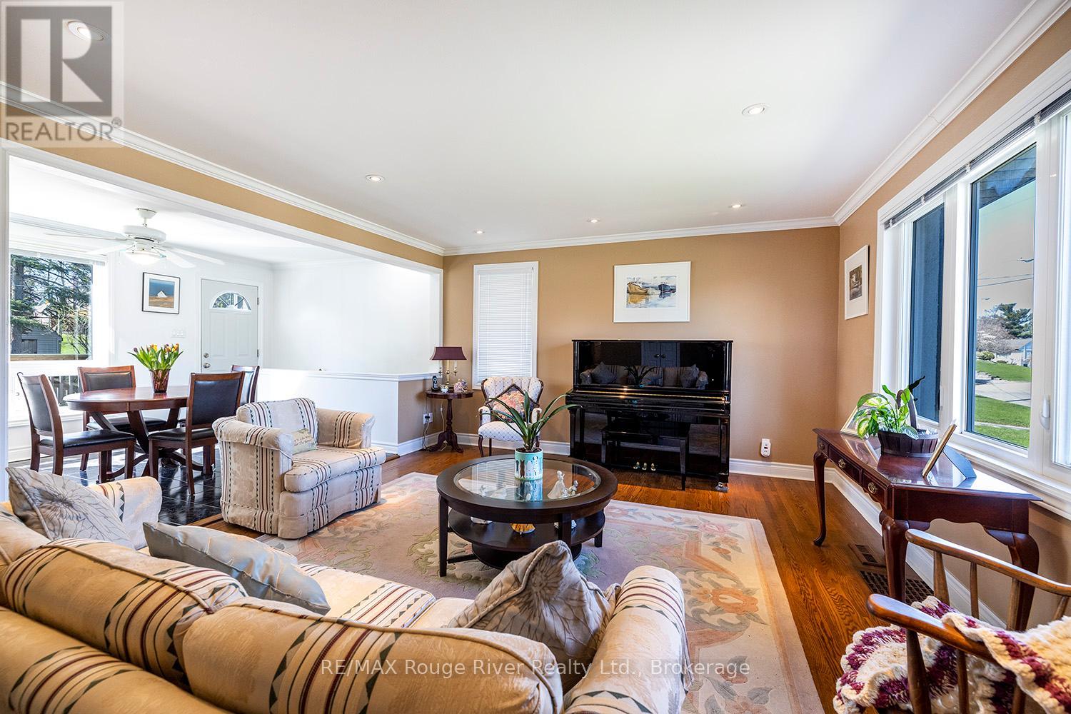 9 GRANARD BOULEVARD - 31