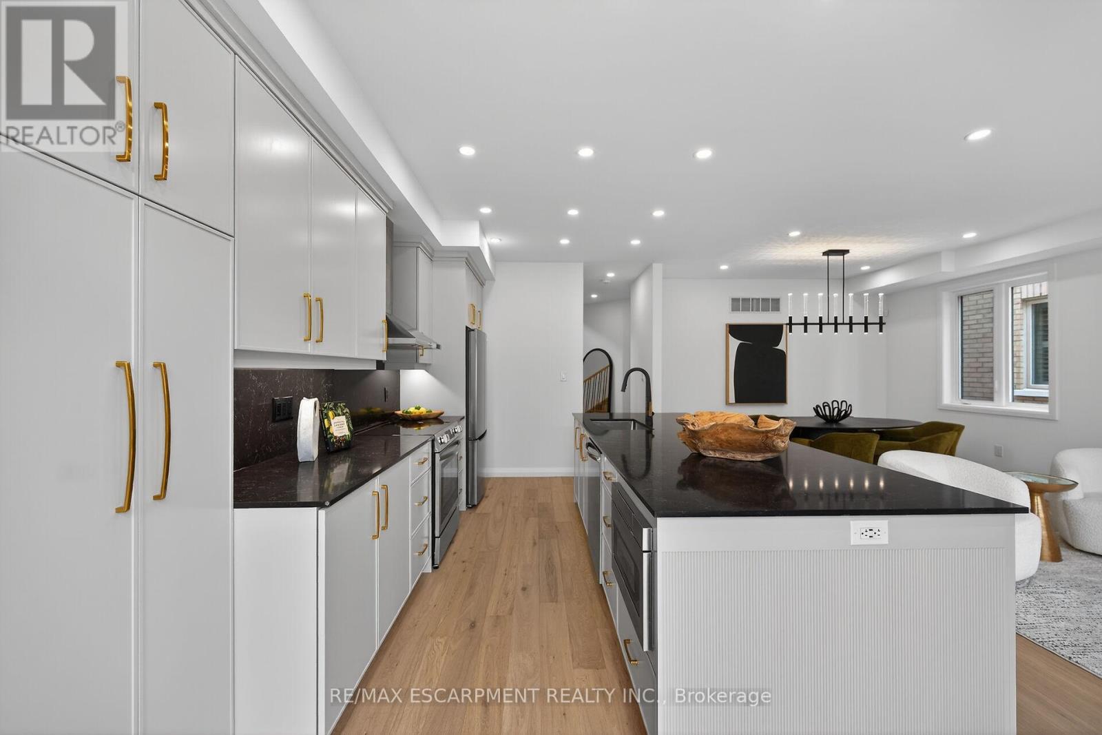 12 SHADY OAKS TRAIL - 12