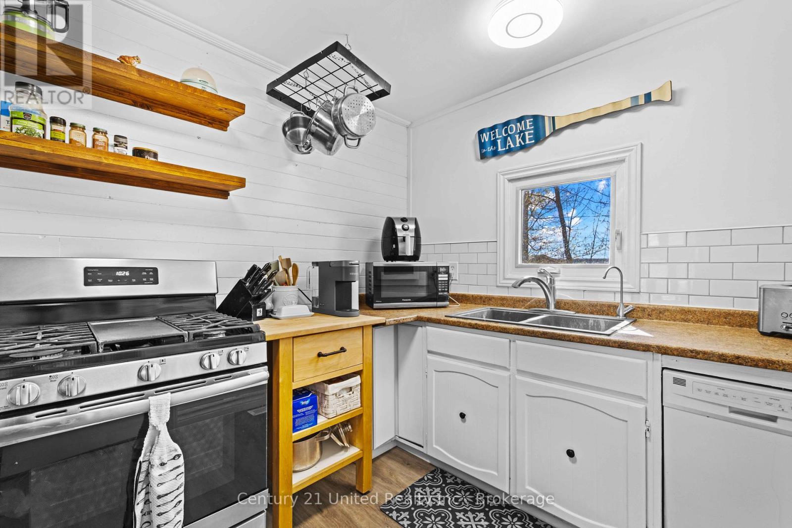 219 ROLLIES POINT ROAD - 11
