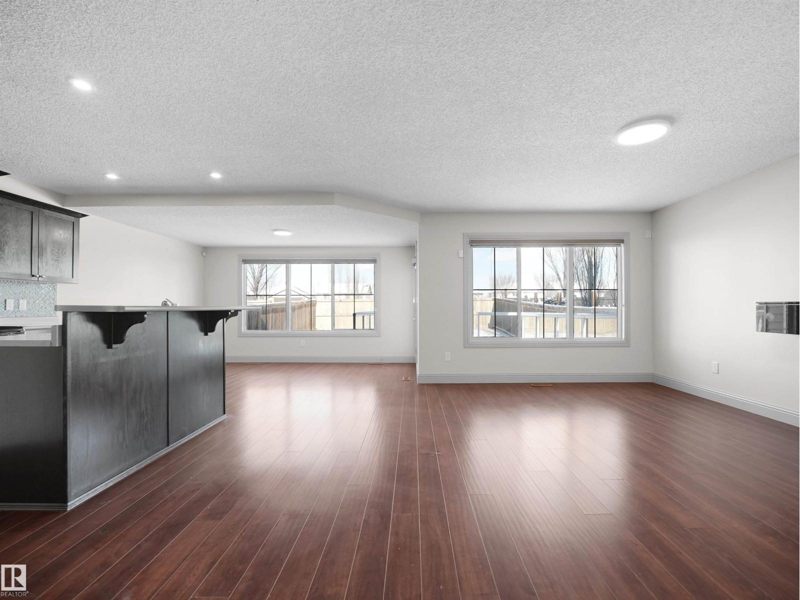 6116 10 AV SW — photo 13