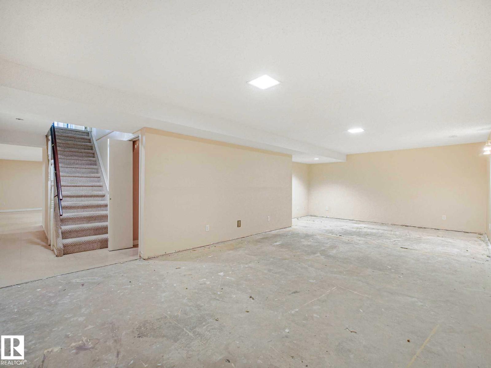 5 AKINS DR — photo 27