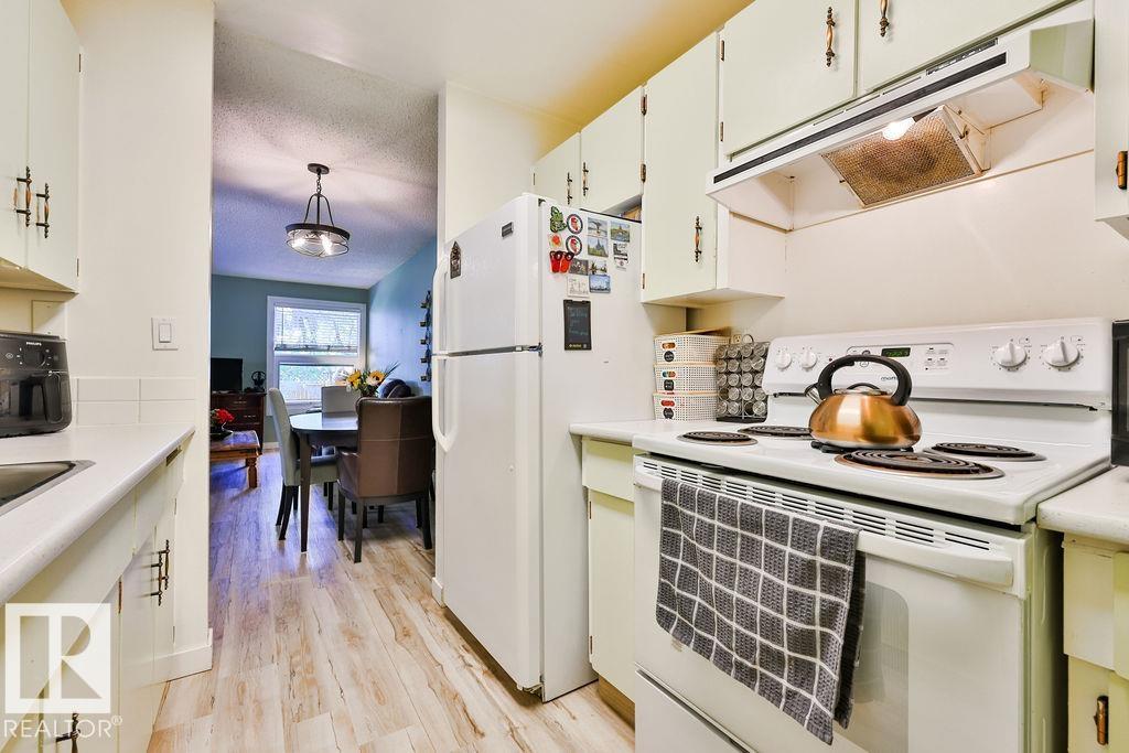 17009 109 ST NW - 14