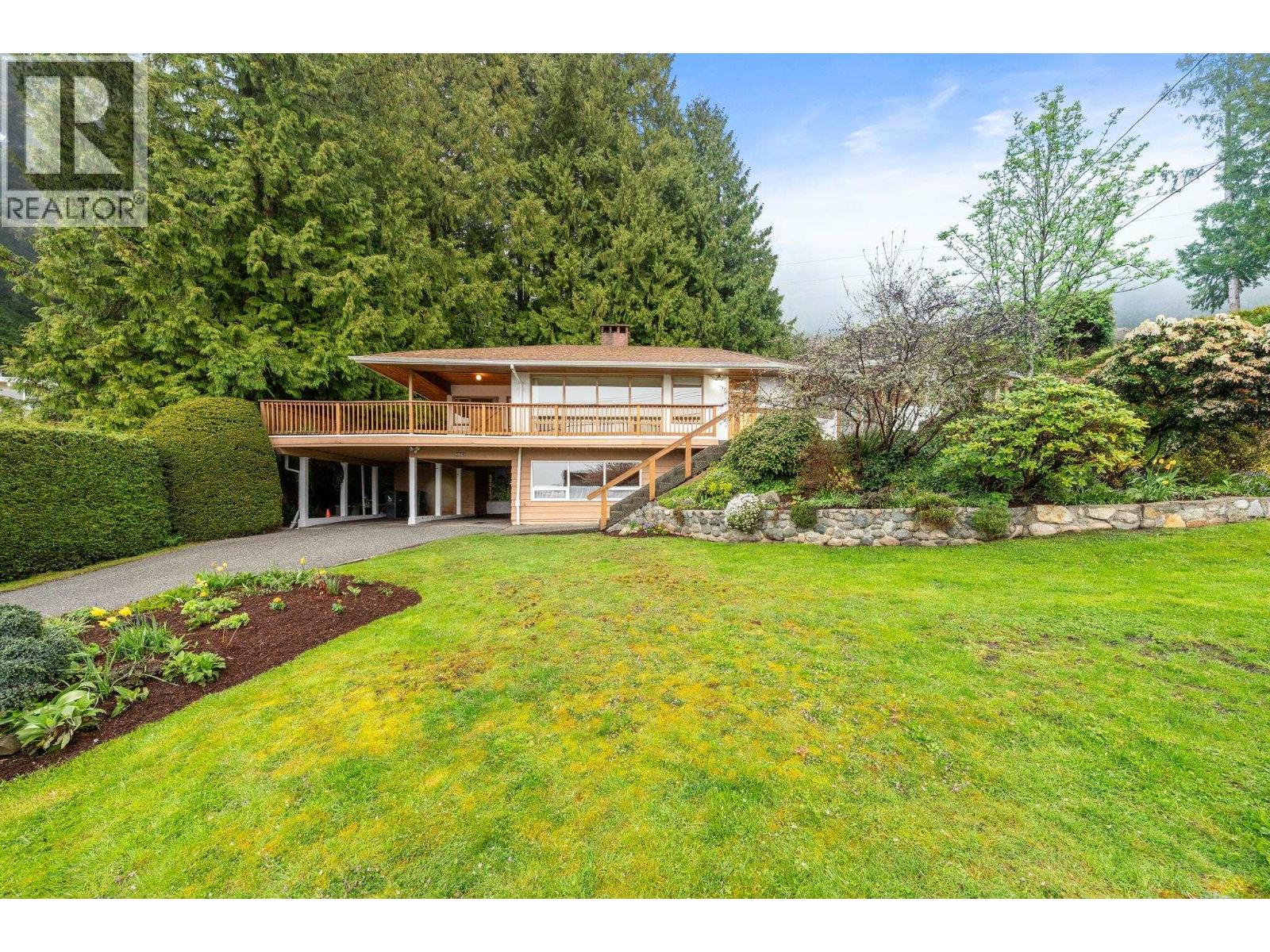 234 RONDOVAL CRESCENT