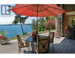 9269 Jorgensen Drive, Halfmoon Bay, BC V7Z1B4 Photo 13