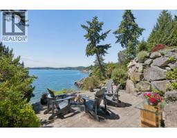 9269 Jorgensen Drive, Halfmoon Bay, BC V7Z1B4 Photo 6