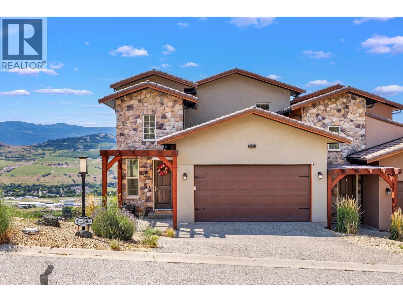 #1 595 Vineyard Way N - 2