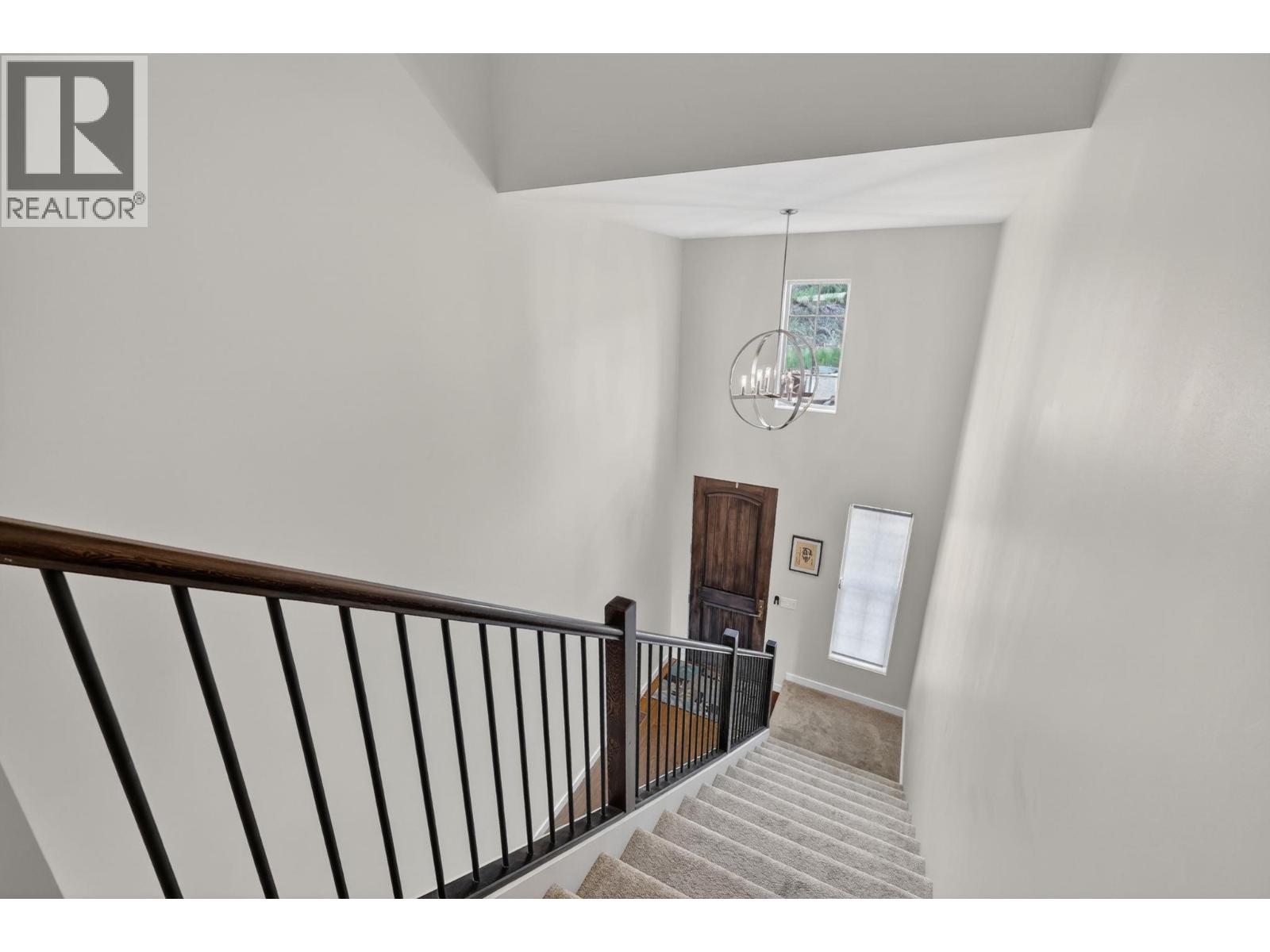#1 595 Vineyard Way N - 37