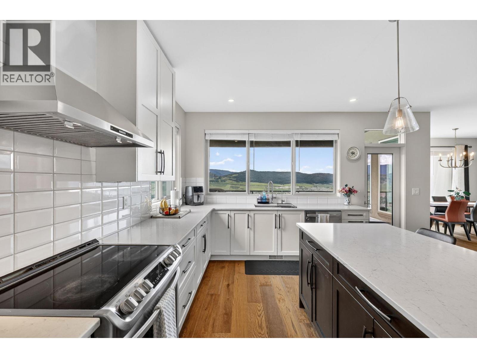 #1 595 Vineyard Way N - 10