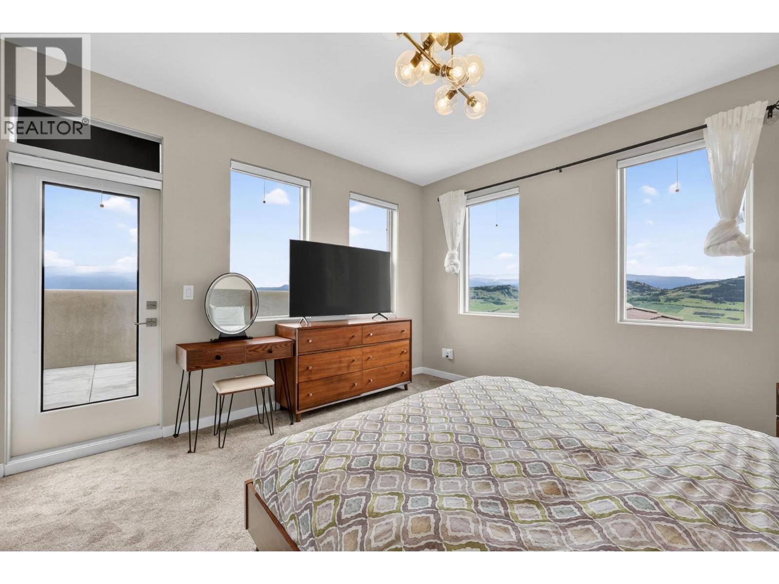 #1 595 Vineyard Way N - 28