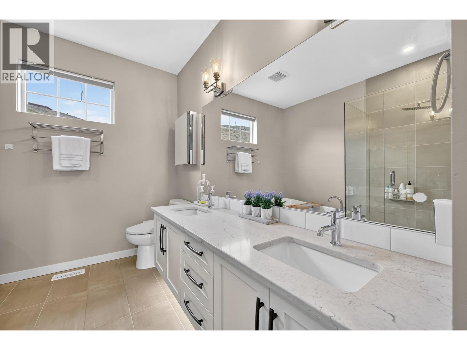 #1 595 Vineyard Way N - 31