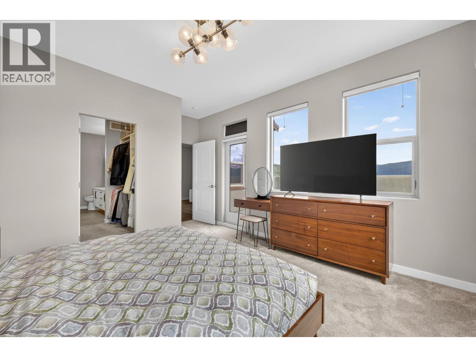 #1 595 Vineyard Way N - 29