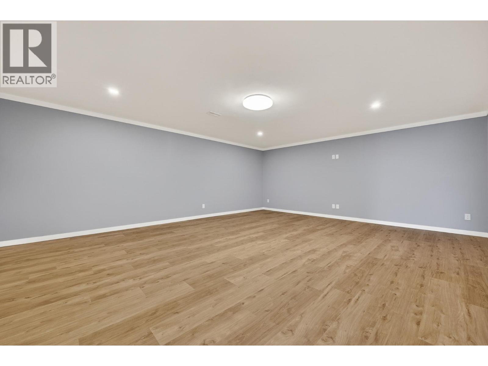 #1 595 Vineyard Way N - 47
