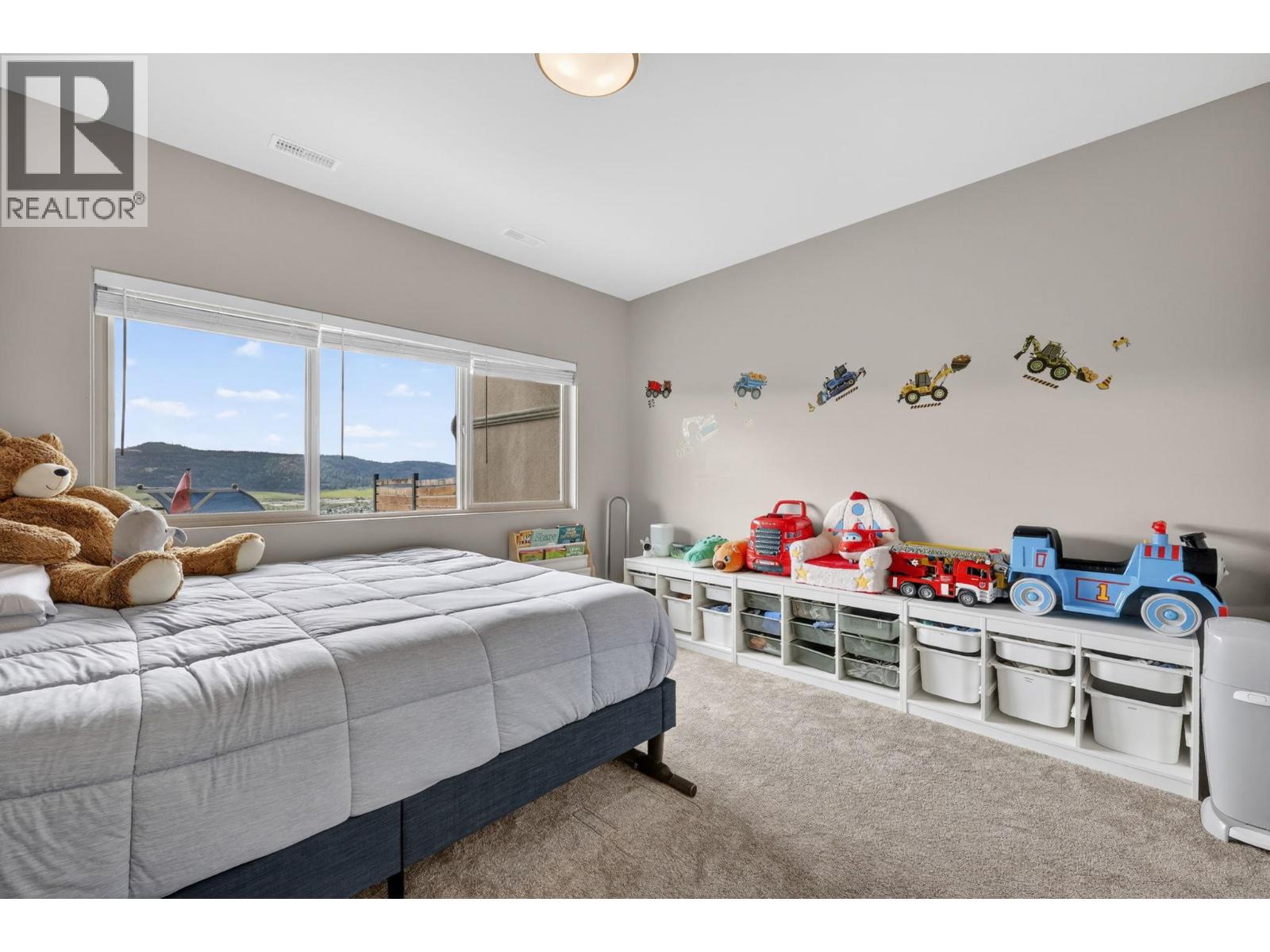 #1 595 Vineyard Way N - 42