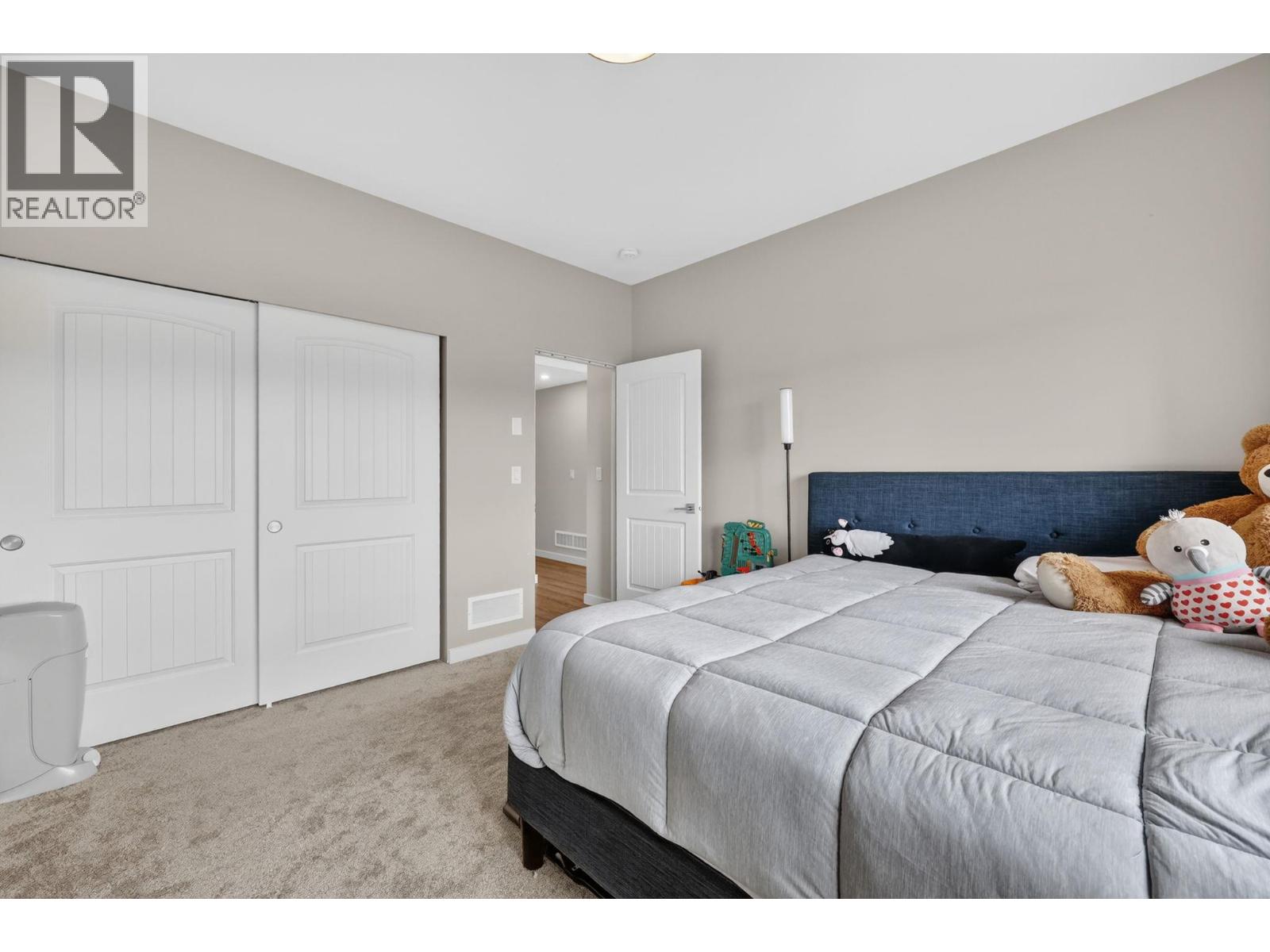 #1 595 Vineyard Way N - 43