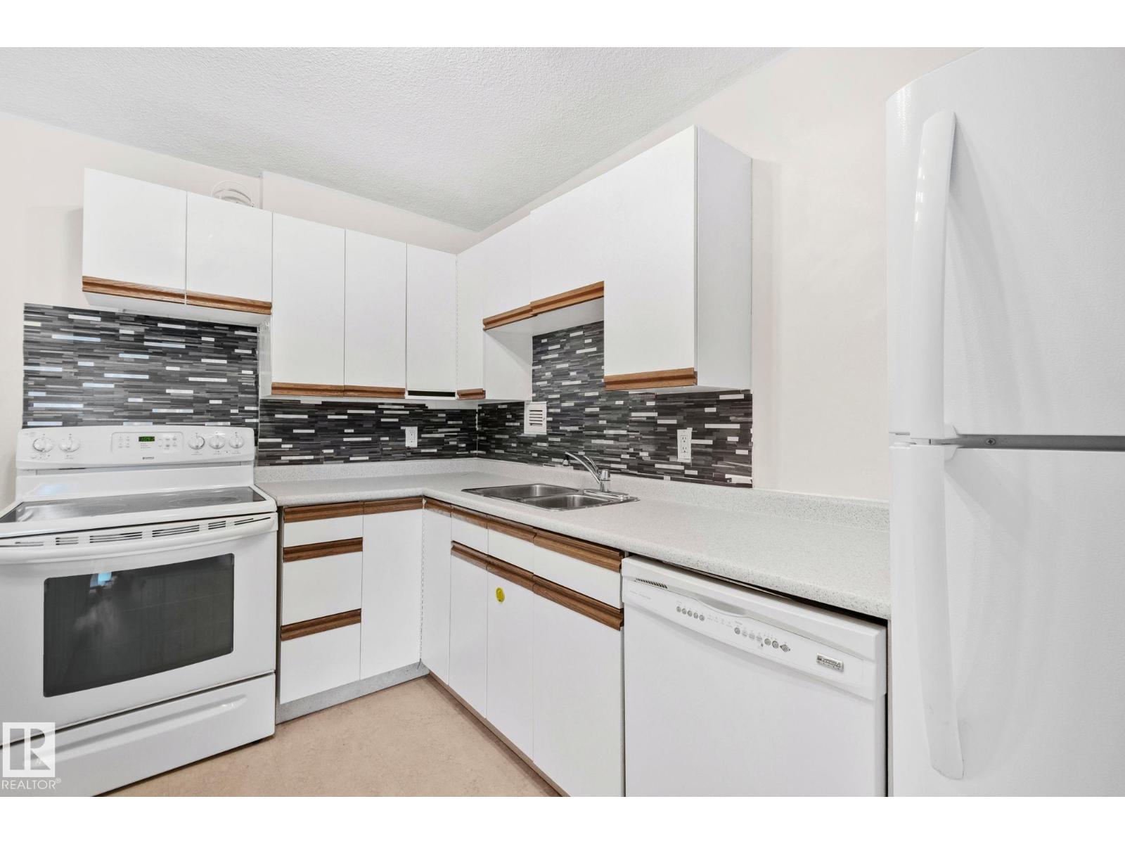 #205 9940 112 ST NW - photo 4