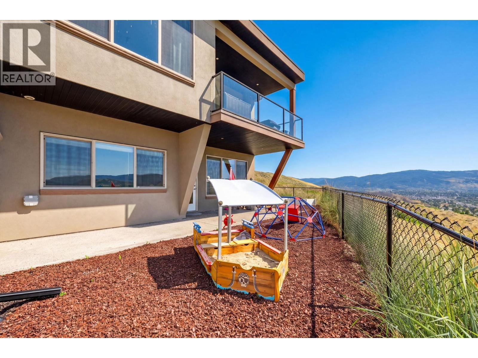 #1 595 Vineyard Way N - 54
