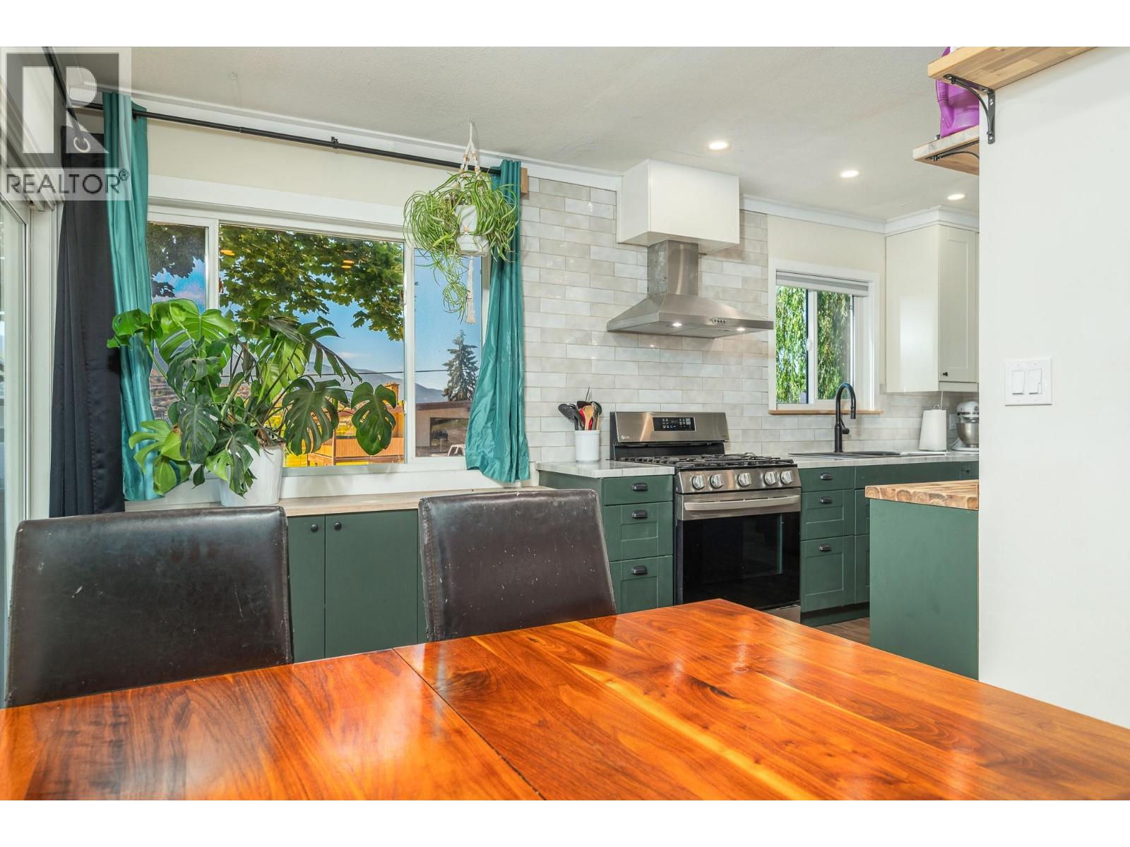 2501 17 Street - 8
