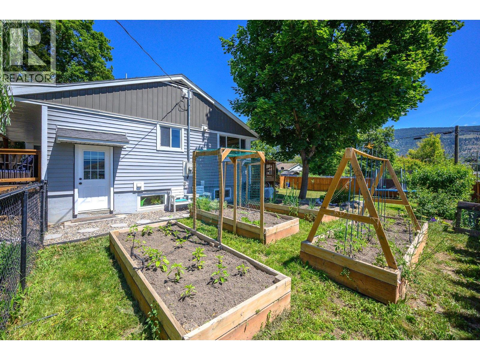 2501 17 Street - 34