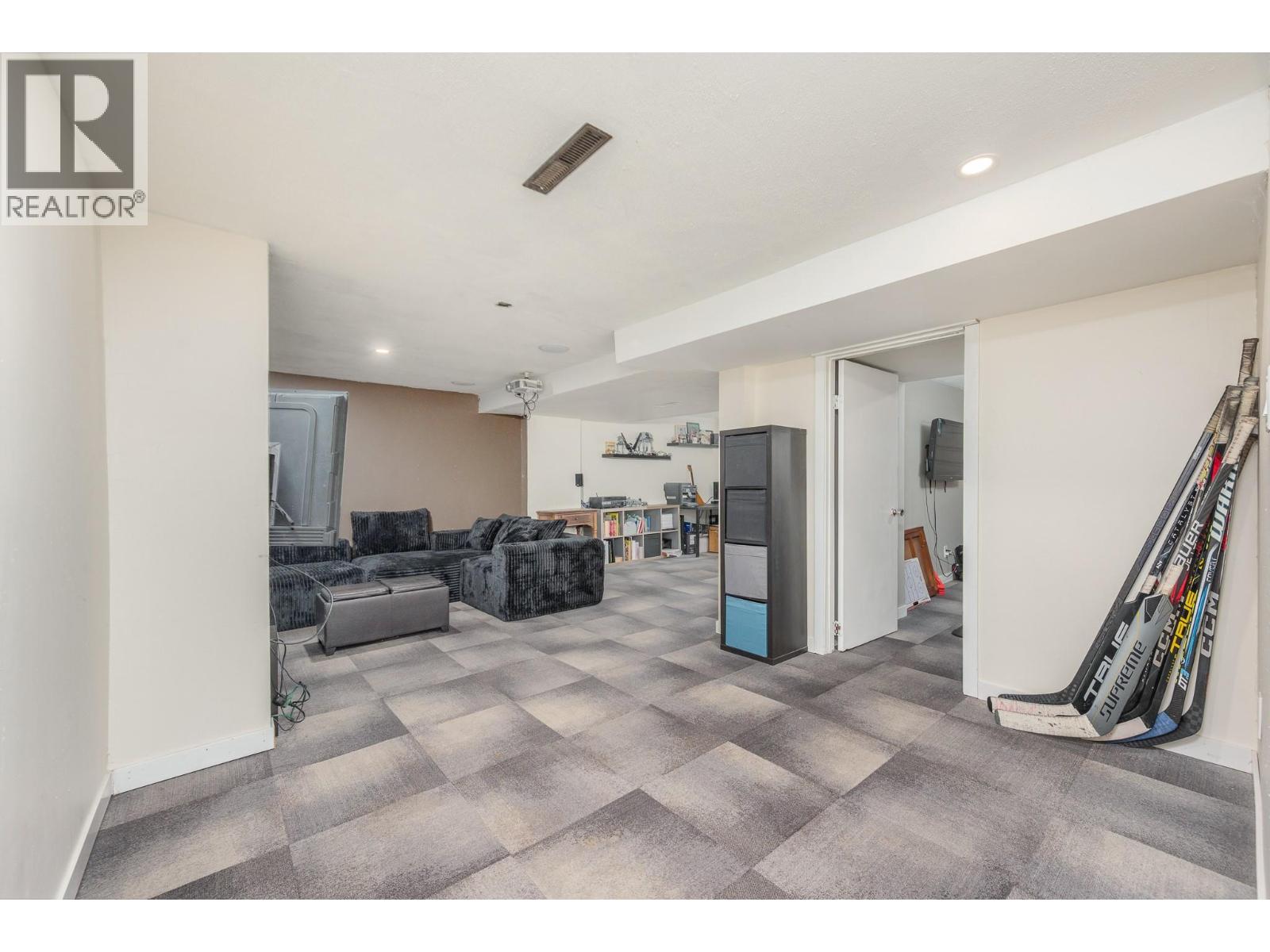 2501 17 Street - Image 21