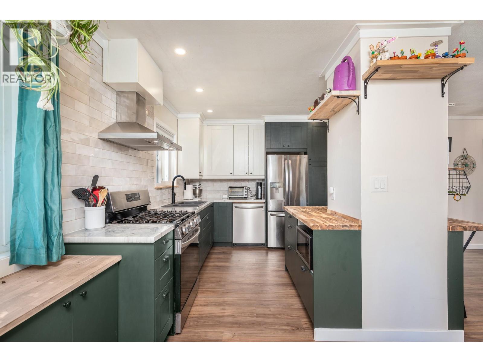 2501 17 Street - 9