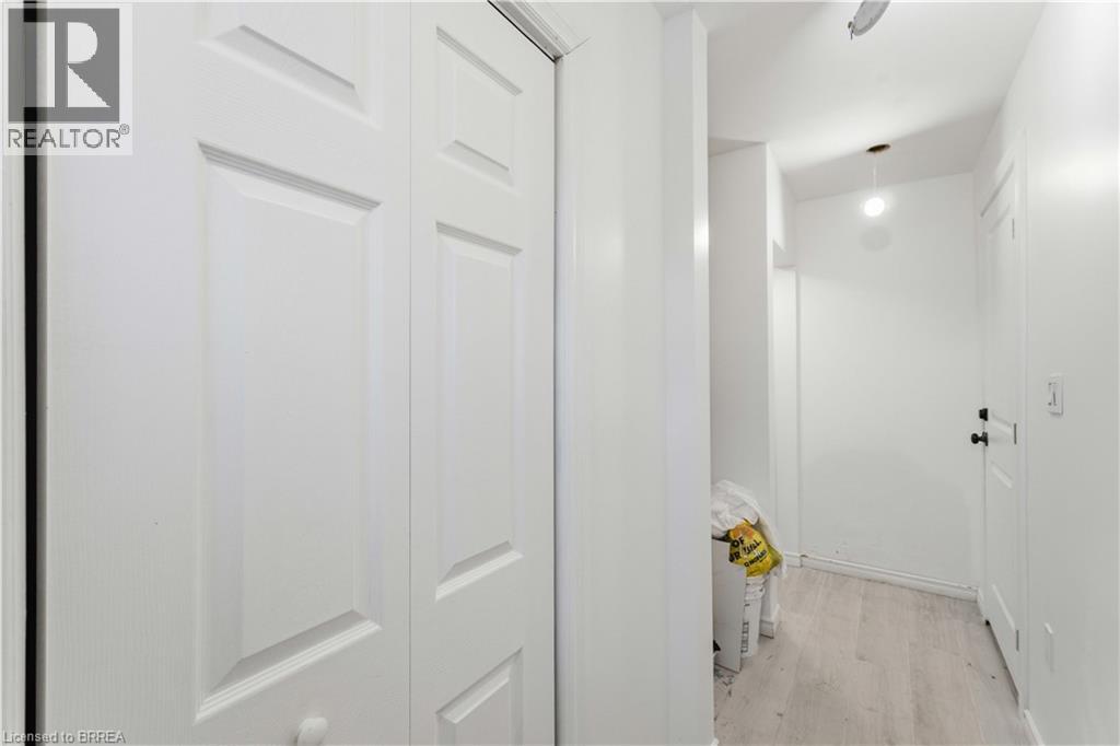 1352 #8 Highway - 32