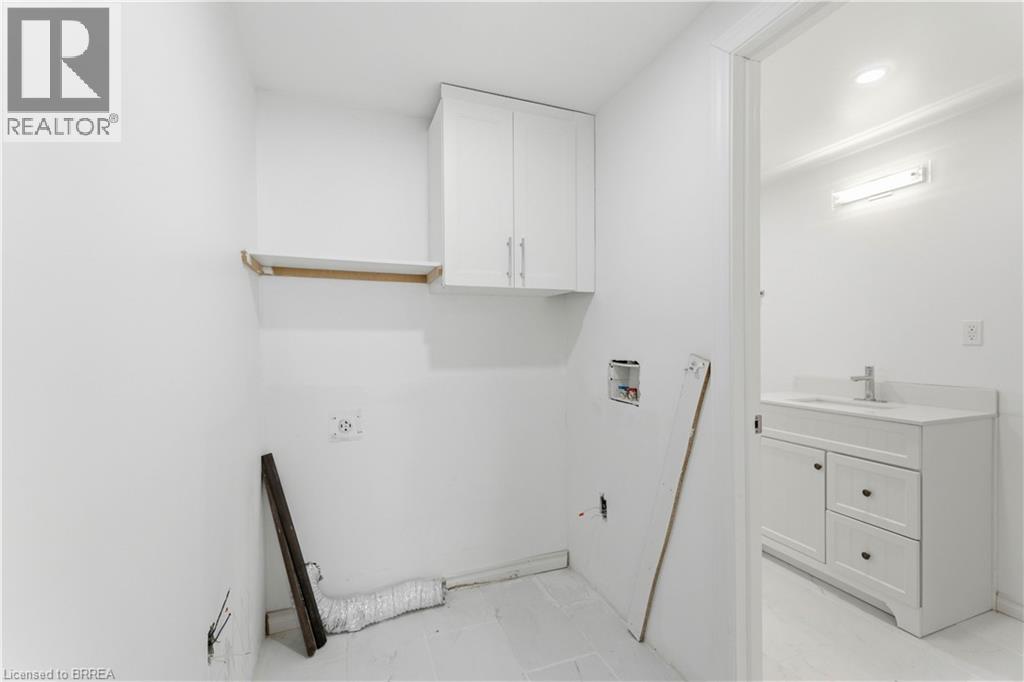 1352 #8 Highway - 39