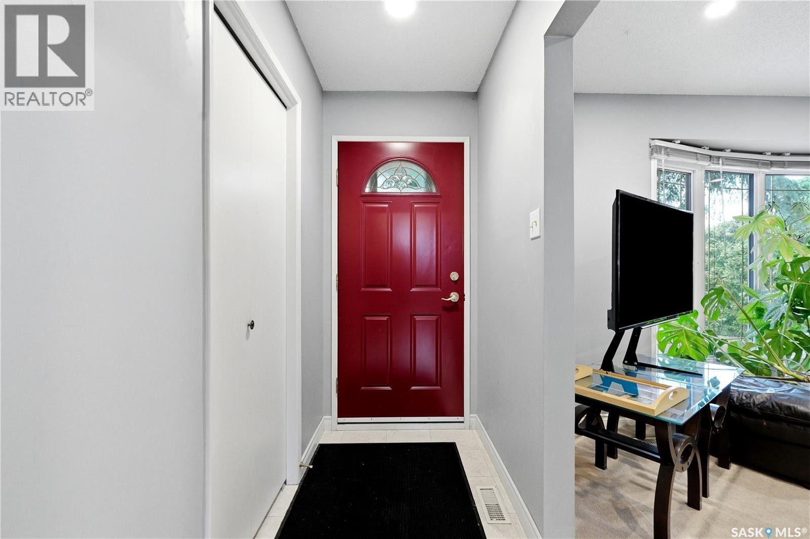 441 Capilano DRIVE - photo 3