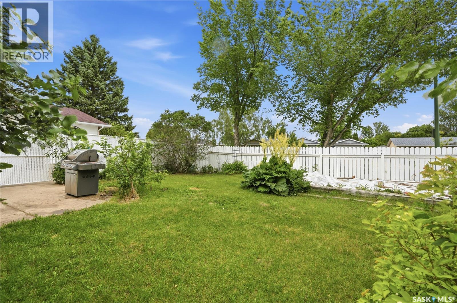 441 Capilano DRIVE — photo 39