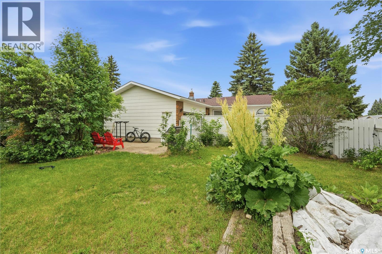 441 Capilano DRIVE — photo 40