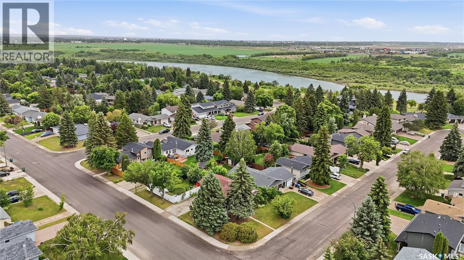 441 Capilano DRIVE — photo 46