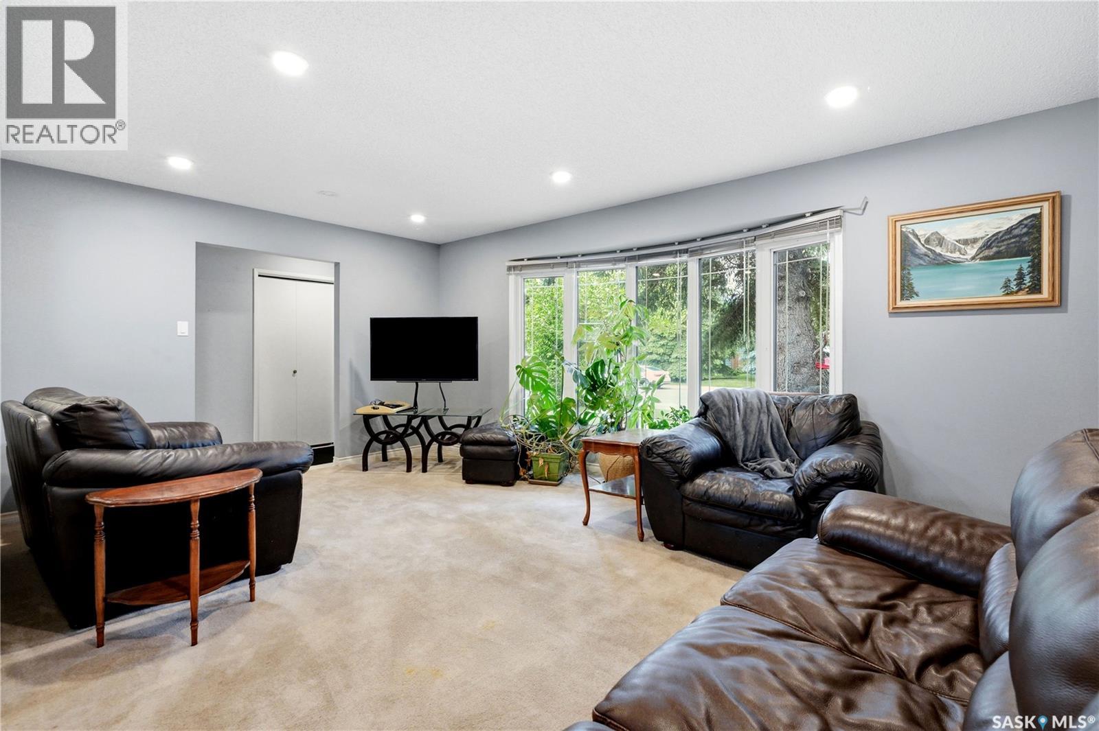 441 Capilano DRIVE - photo 5