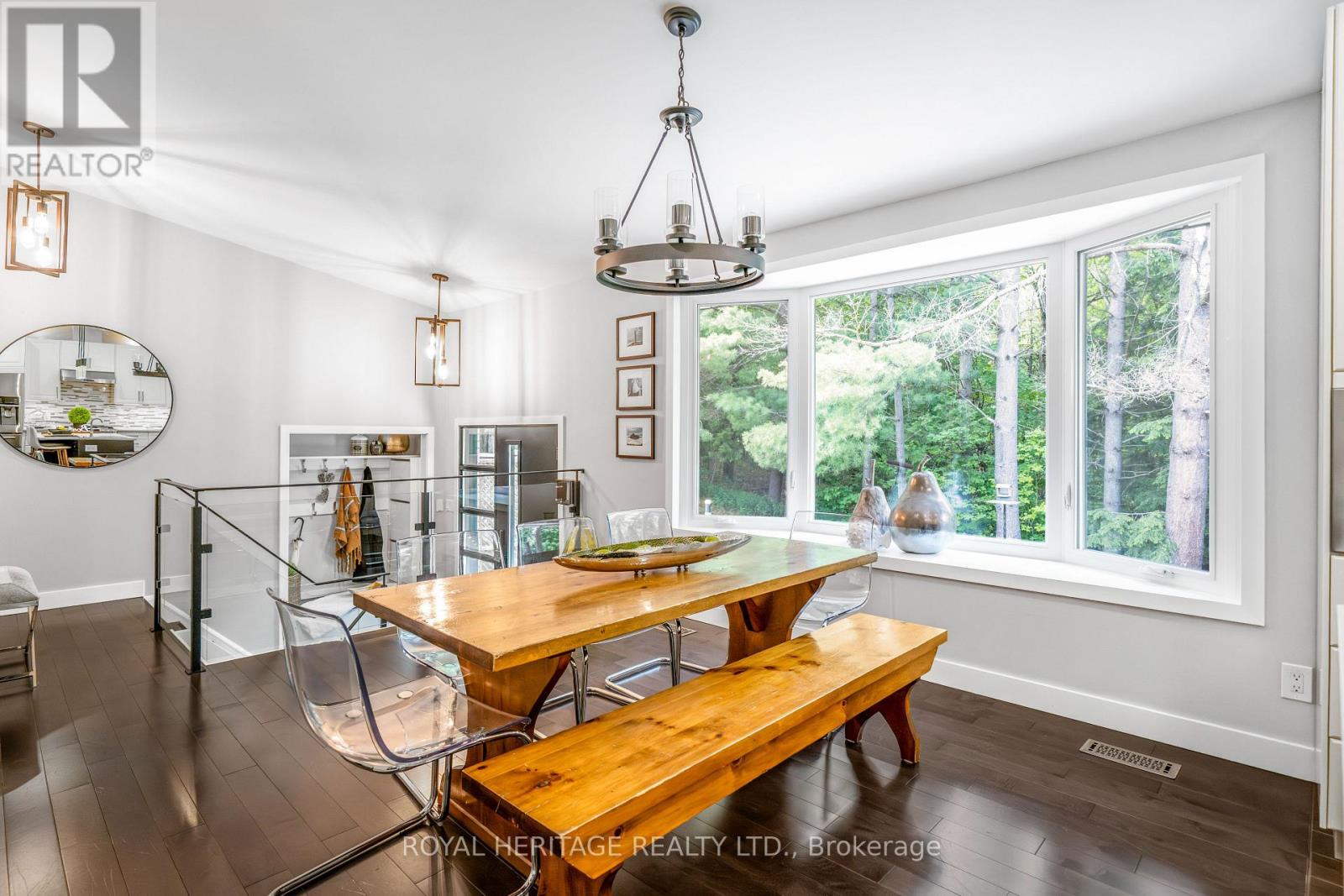 5260 CORONATION ROAD - 13