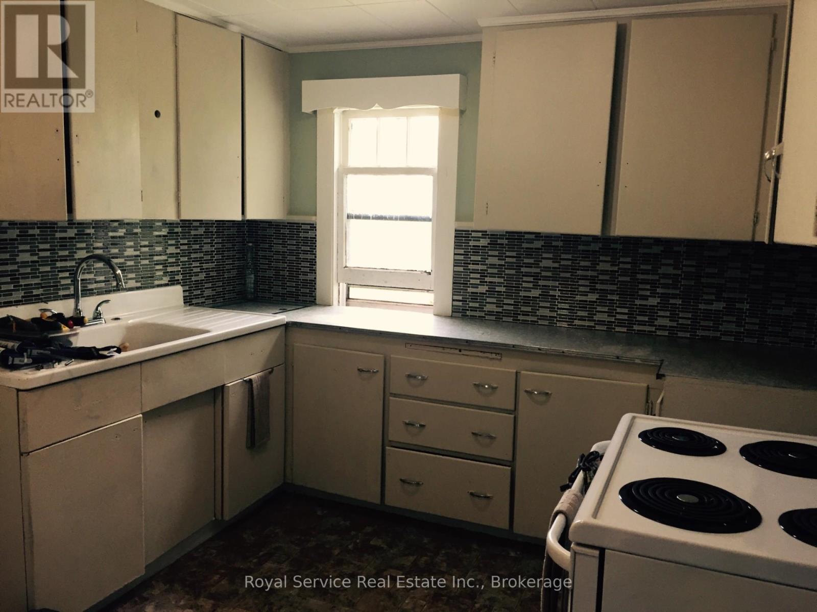5418 LAKESHORE DRIVE - 6