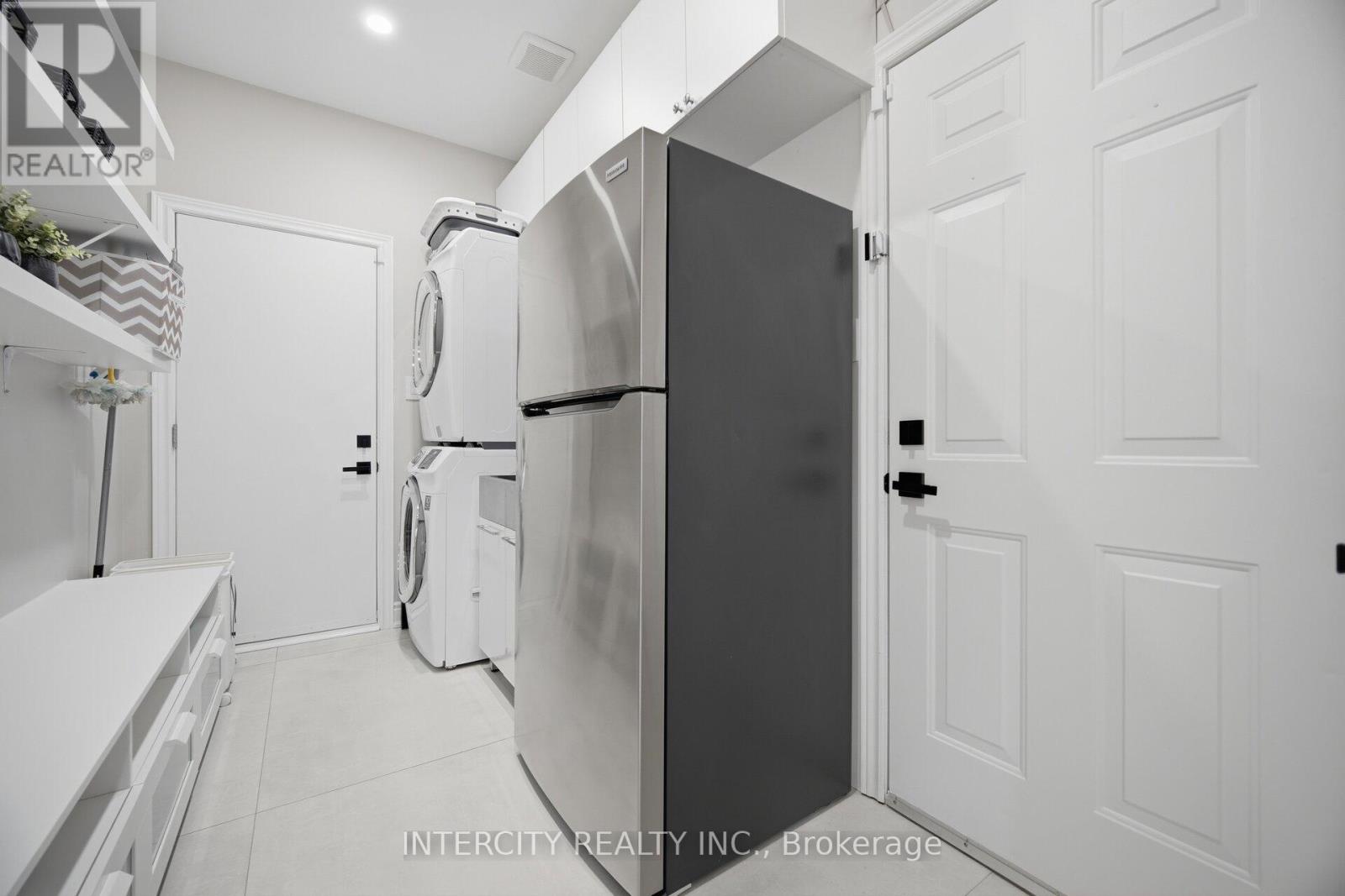 61 WOODLAND TRAIL COURT - 24