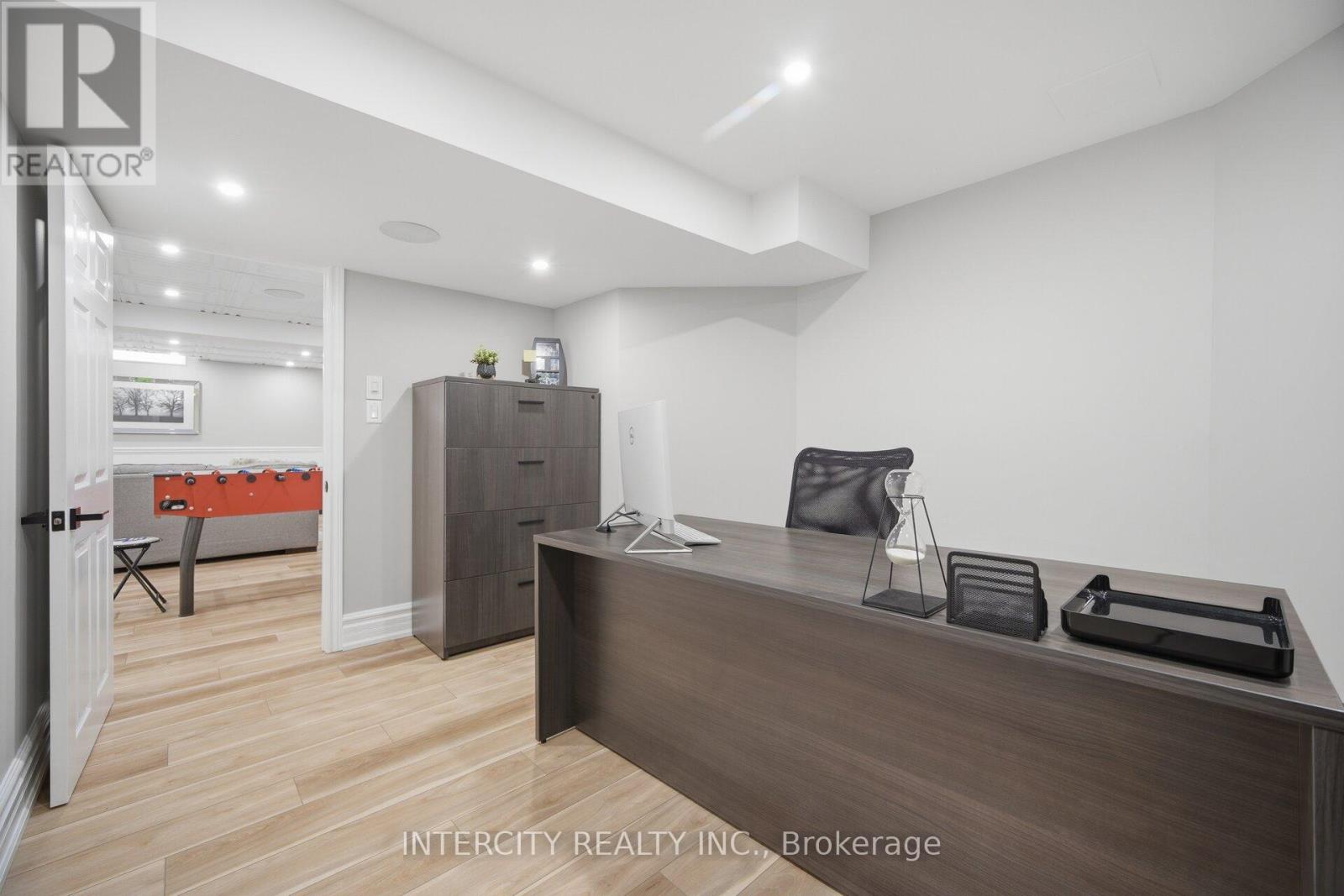 61 WOODLAND TRAIL COURT - 40