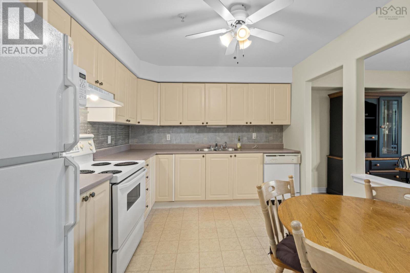 #301 2 Lake Drive - 5