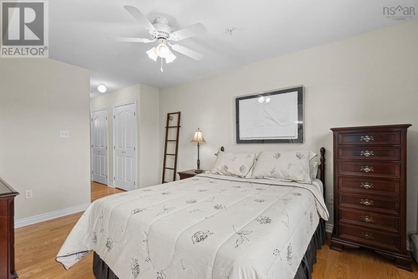 #301 2 Lake Drive - 16