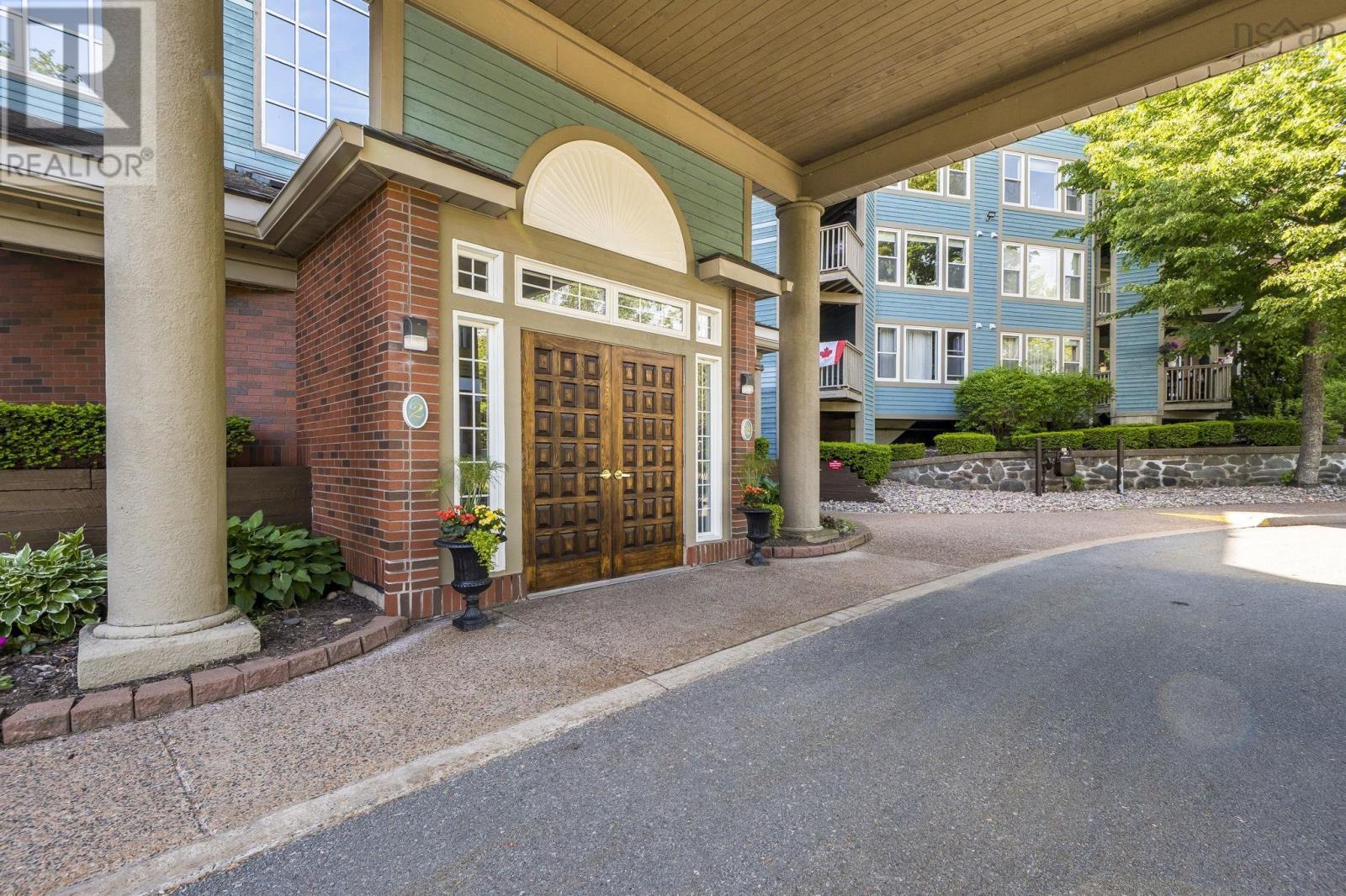 #301 2 Lake Drive - 23