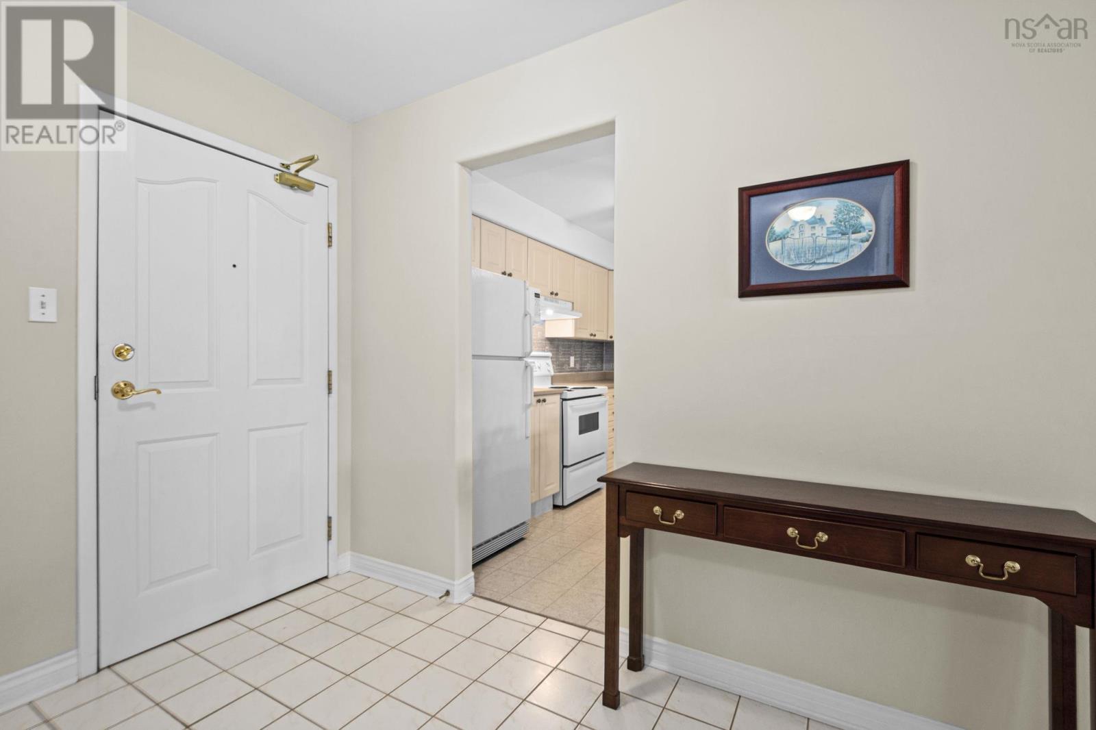 #301 2 Lake Drive - 4