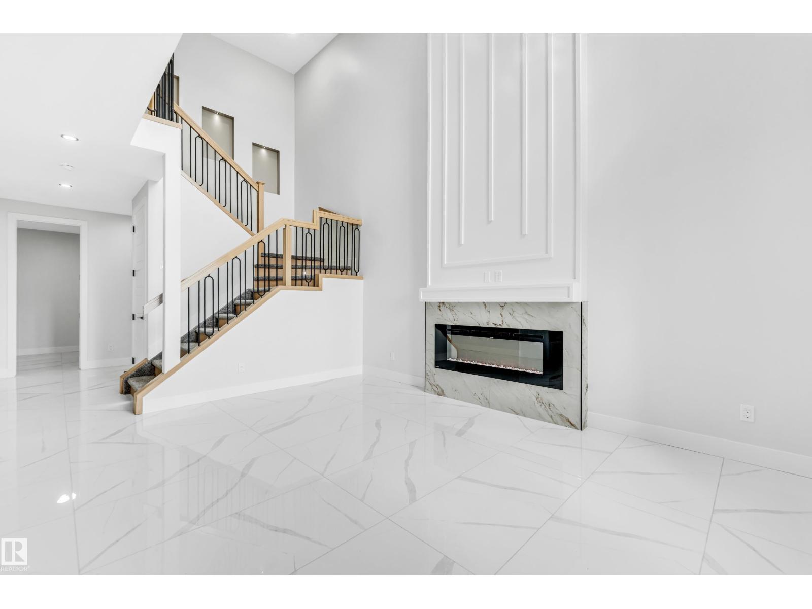 4306 36 ST - 21