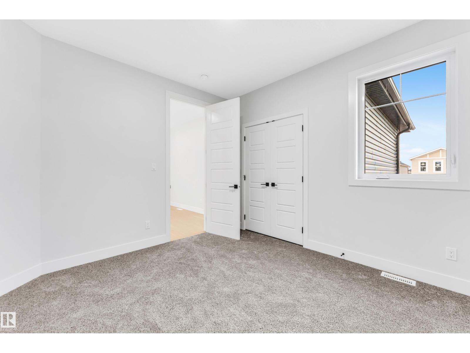 4306 36 ST - 32