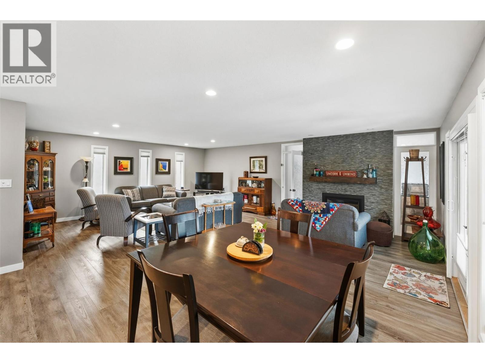 7145 TUCELNUIT Drive - 8