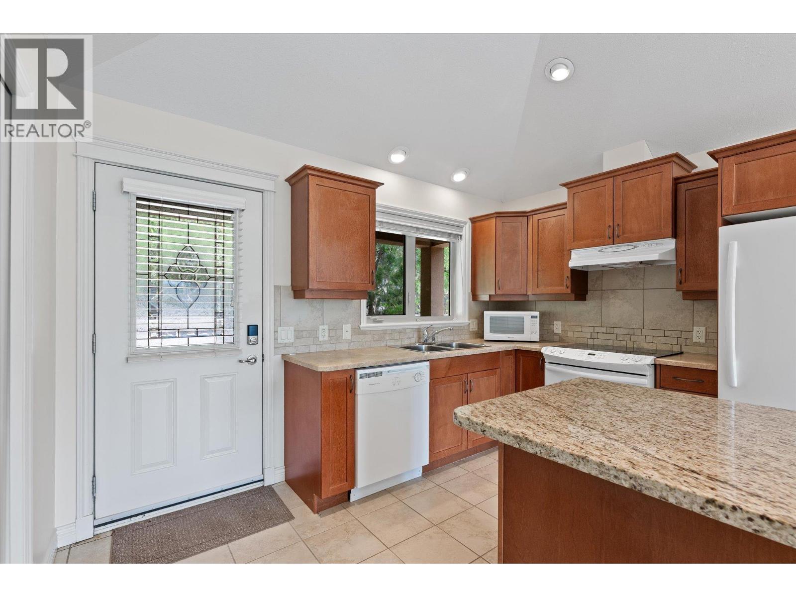 #212 4433 Gordon Drive - 8