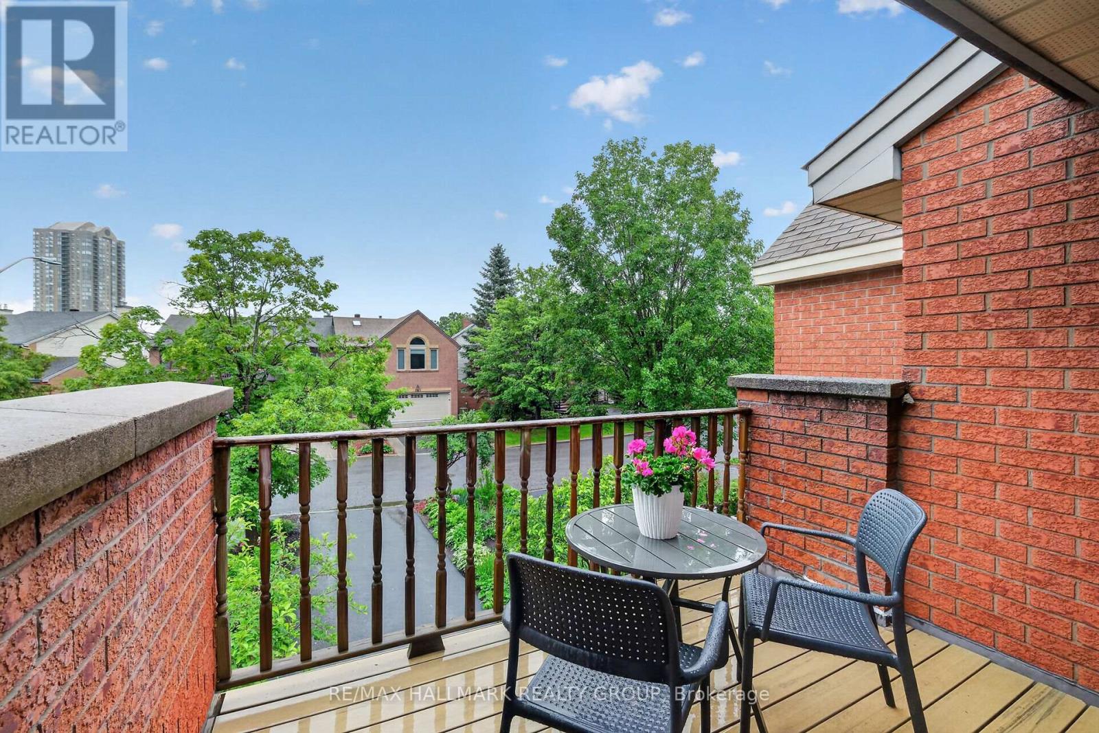 3 Bed, 3 Bath House for Sale in Ottawa – 162 DUNBARTON COURT, Ottawa – MLS# X13469356 - Image 27