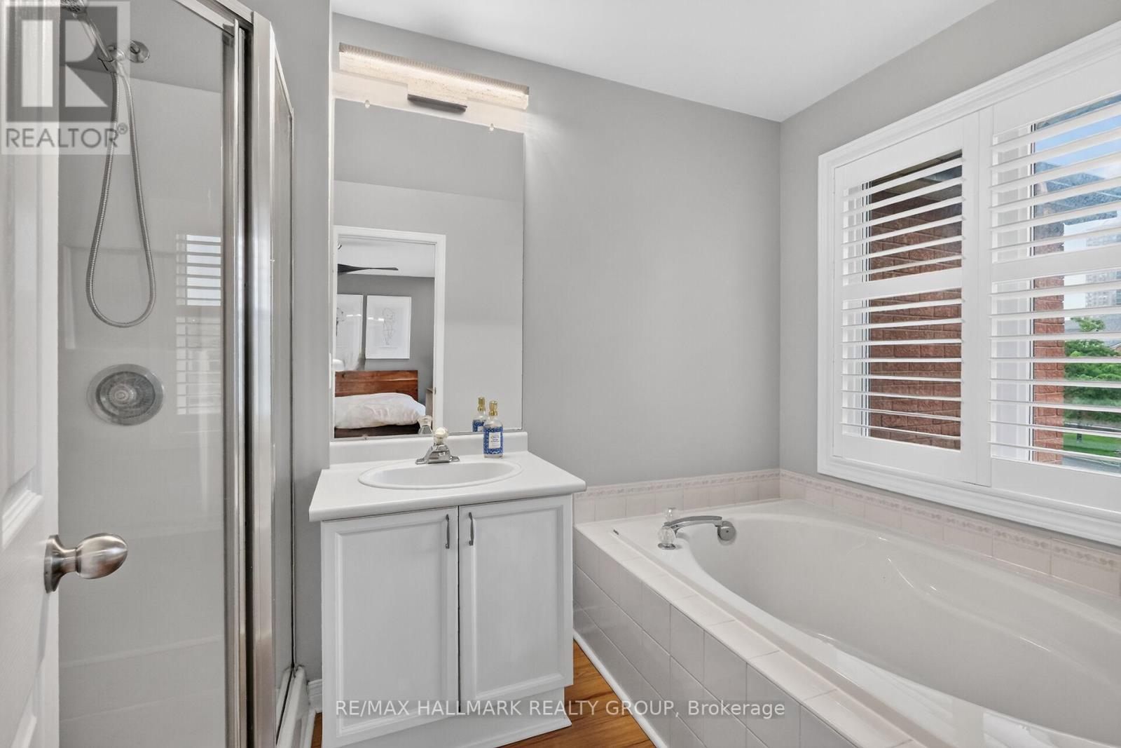 3 Bed, 3 Bath House for Sale in Ottawa – 162 DUNBARTON COURT, Ottawa – MLS# X13469356 - Image 28