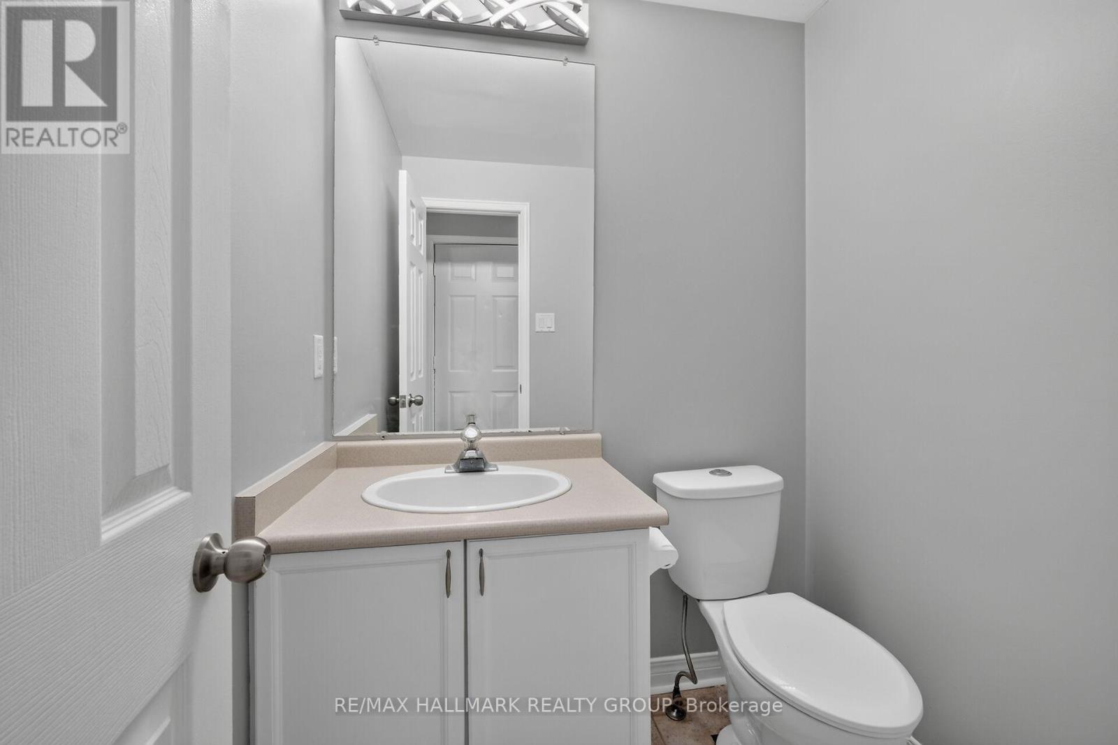 3 Bed, 3 Bath House for Sale in Ottawa – 162 DUNBARTON COURT, Ottawa – MLS# X13469356 - Image 37