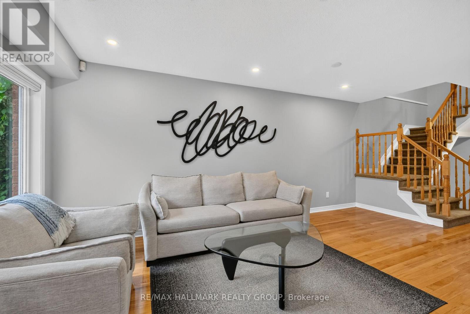 3 Bed, 3 Bath House for Sale in Ottawa – 162 DUNBARTON COURT, Ottawa – MLS# X13469356 - Image 9