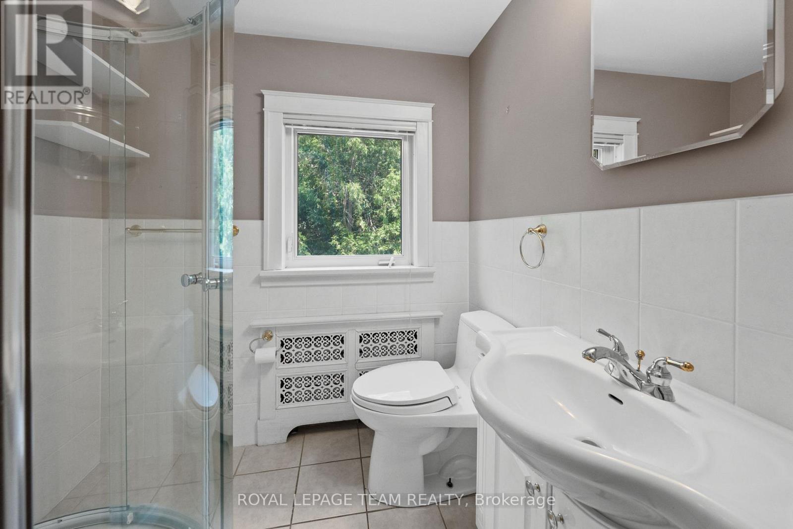 6 Bed, 5 Bath House for Sale in Ottawa – 217 MELROSE AVENUE, Ottawa – MLS# X13469464 - Image 24